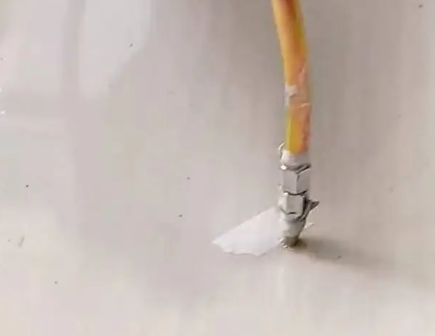 淄博瓷砖空鼓维修公司专业解答在瓷砖铺贴过程中，如果使用的砂料过粗（如全部使用了粗砂），可能会导致以下问题